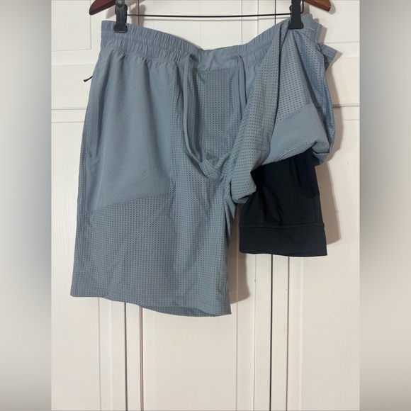 Men’s Athletic Wear Lululemon Step Back Short Size Large Blue Color, Comp.Lining - Picture 3 of 6